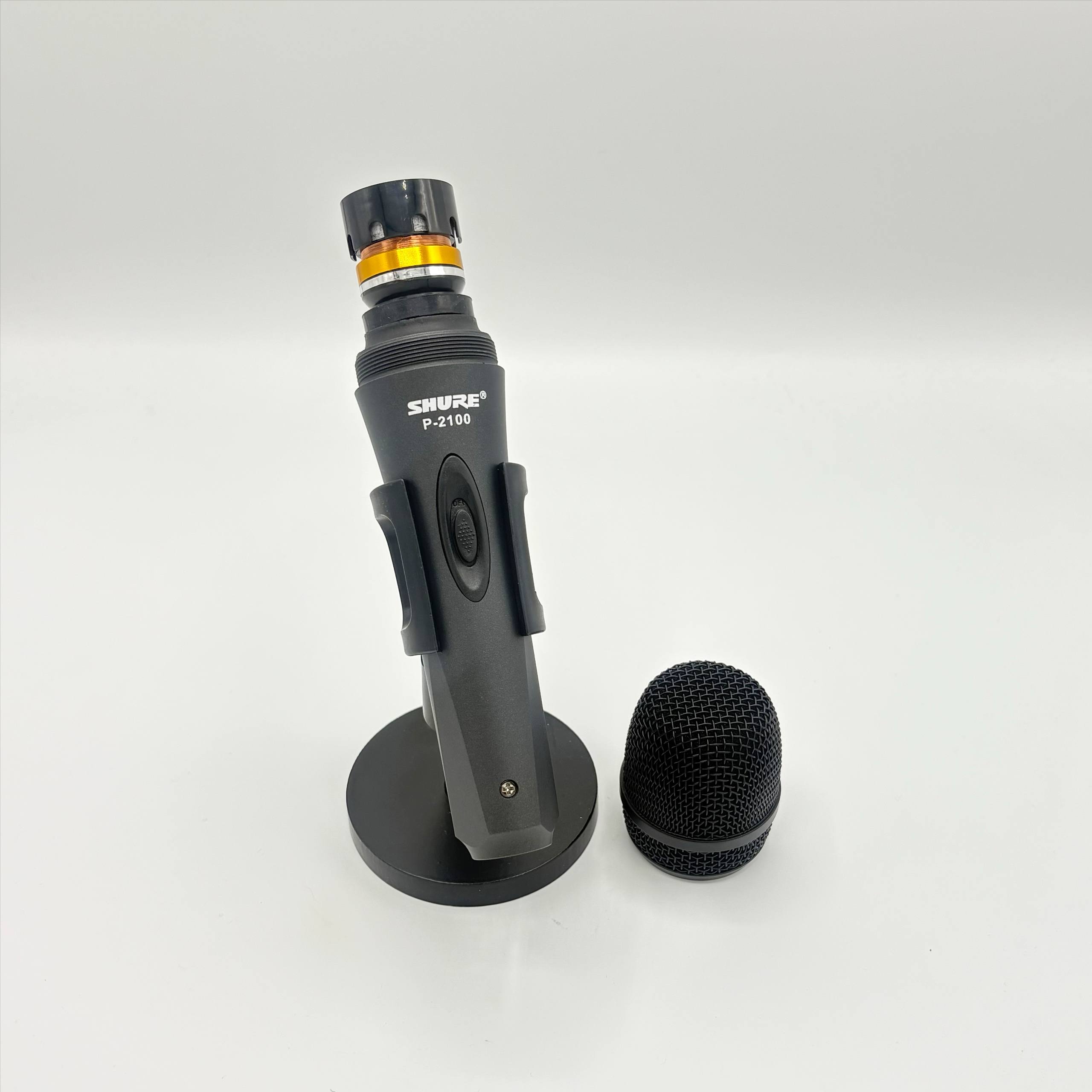 میکروفن با سیم SHURE P-2100